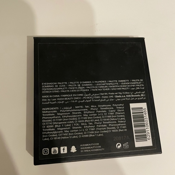 HudaBeauty Mauve obsessions eye shadow plate - Picture 3 of 3